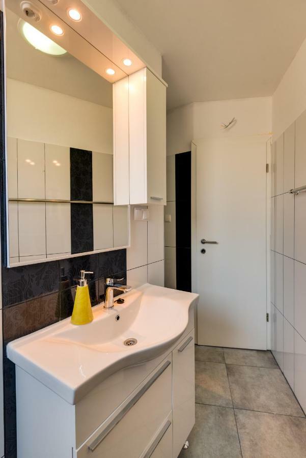 Jadrija 6 Apartman Šibenik Kültér fotó